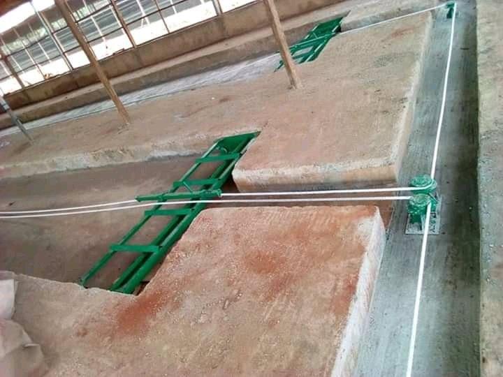 Manure Scraper (Electric Powered | 2/3 Blades Models) - 3-blade scraper