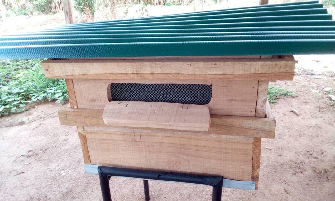 Beehive for Beekeeping - Langstroth hive with foundation wax